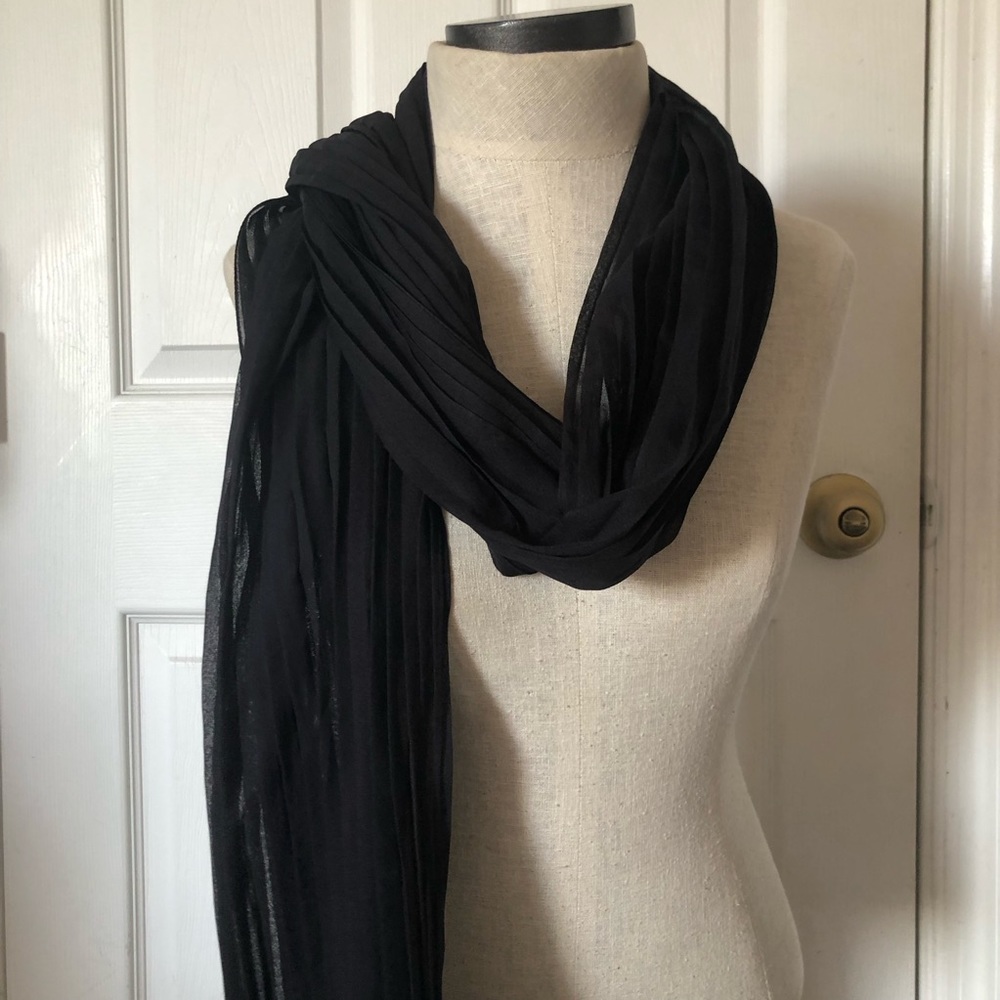 Cejon Black Accordion Scarf - Picture 2 of 8